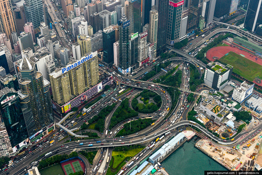 Транспортная развязка перед Cross Harbour Tunnel (Гонконг)