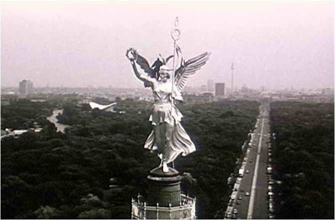 Кадр из кинофильма «Небо над Берлином». Панорама Берлина.