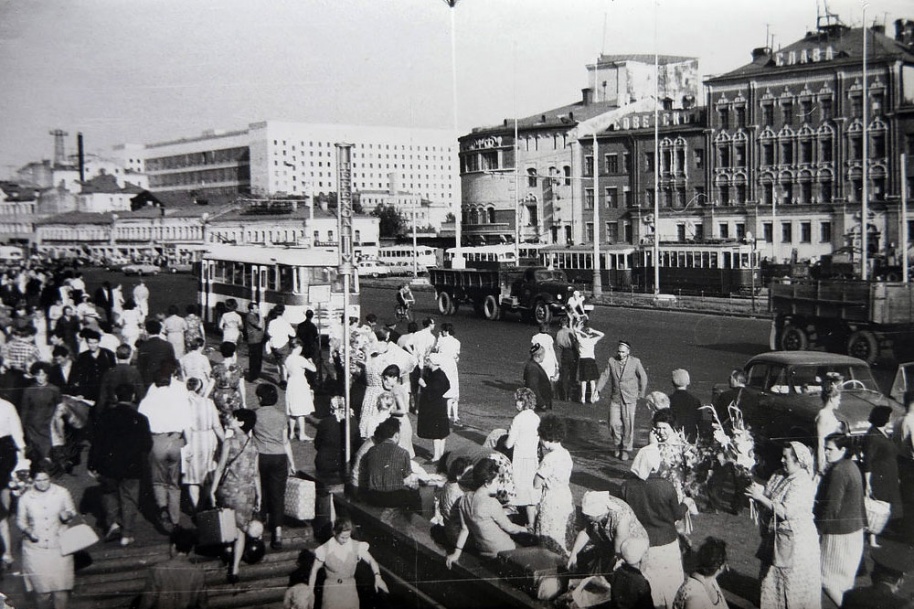 Комсомольская площадь, август 1960 г. 